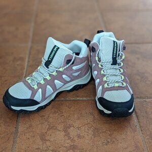 Merrell Women's Oakcreek Mid Waterproof hiking boots size 8
